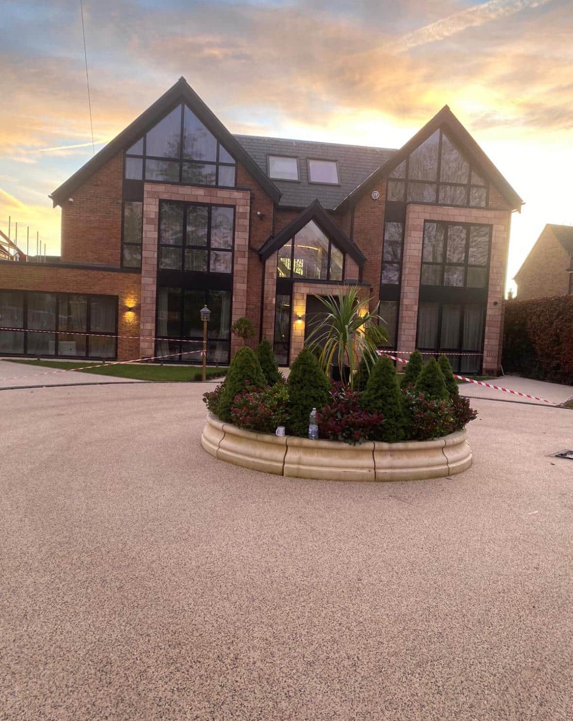 Modern resin driveway in Reading